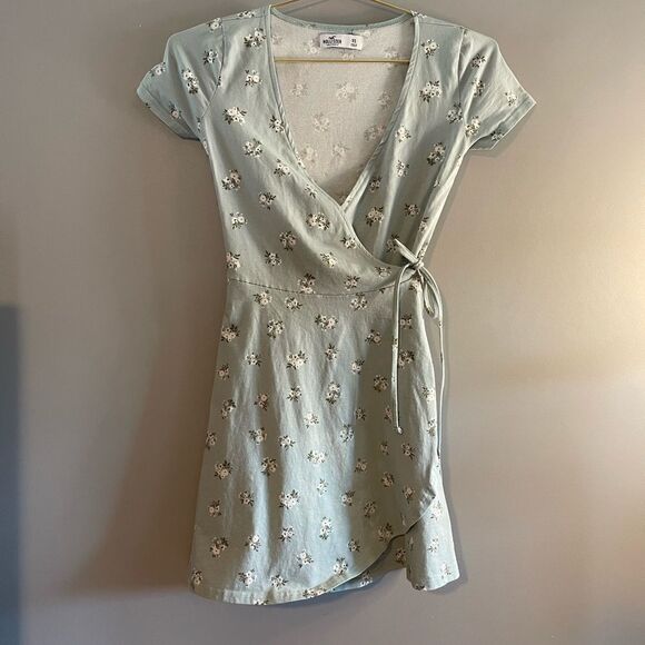 Hollister Floral Short Sleeve Mini Wrap Dress | SZ XS - Picture 8 of 15